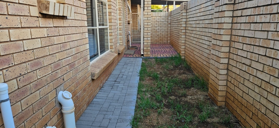 3 Bedroom Property for Sale in Langenhovenpark Free State